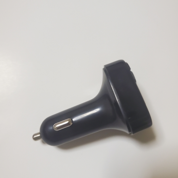 Digital Phone Charger with phone and FM on/off buttons. - Picture 4 of 7